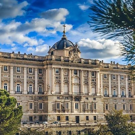 Parsa Homstay Madrid Exterior photo