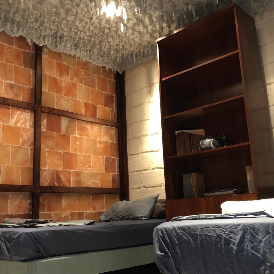 Parsa Homstay Madrid Exterior photo